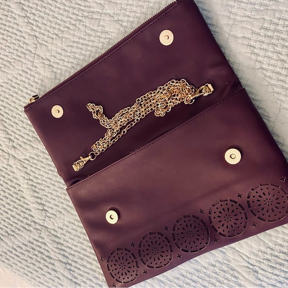 Urban Expression Maroon Crossbody Bag. NWOT - Picture 2 of 8